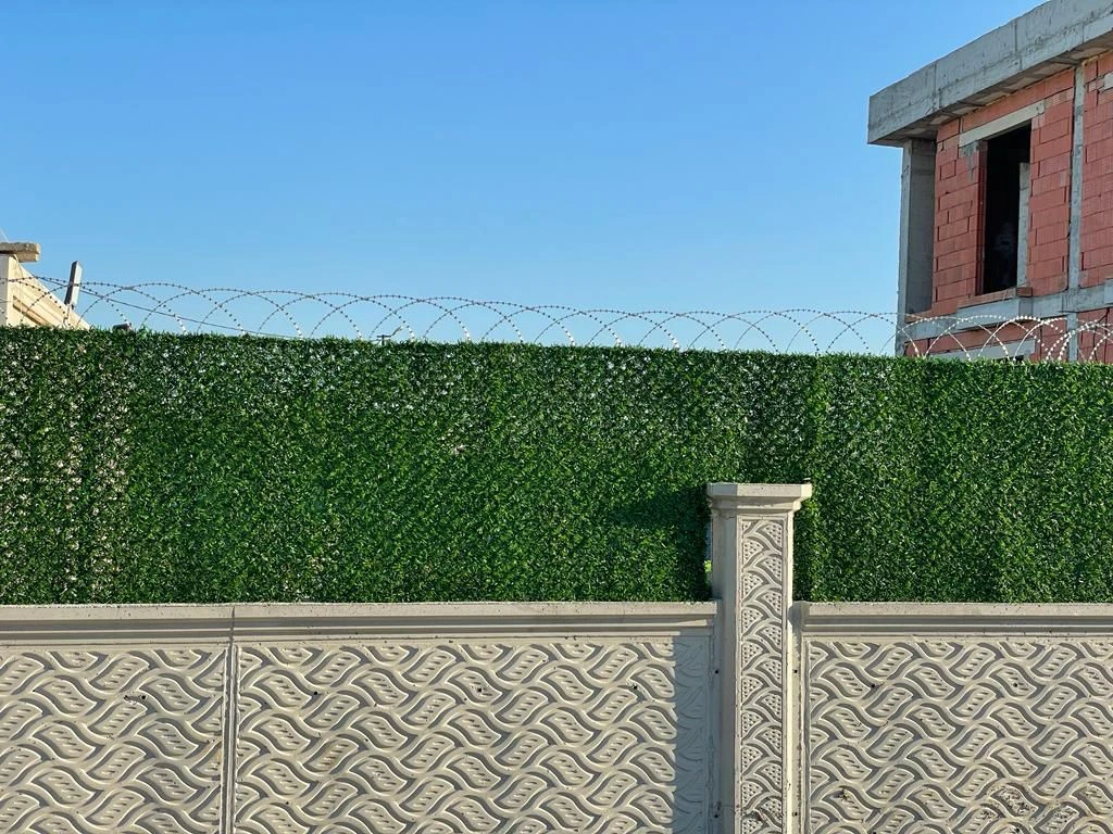 Privacy with a green finish